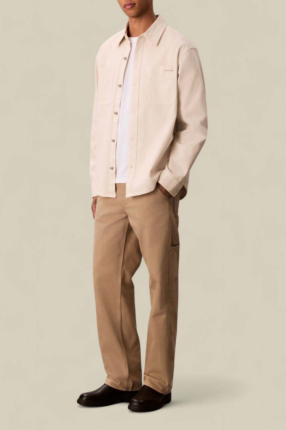 תמונת כל הלוק של חולצת ז'קט